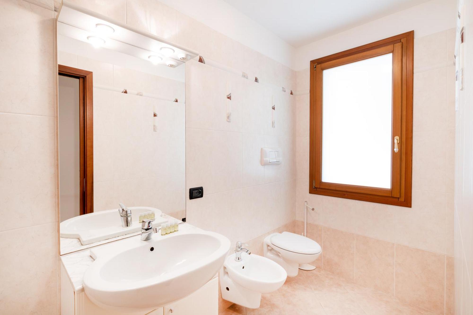 Elegante E Luminoso, Spazio Esterno Privato Apartamento *