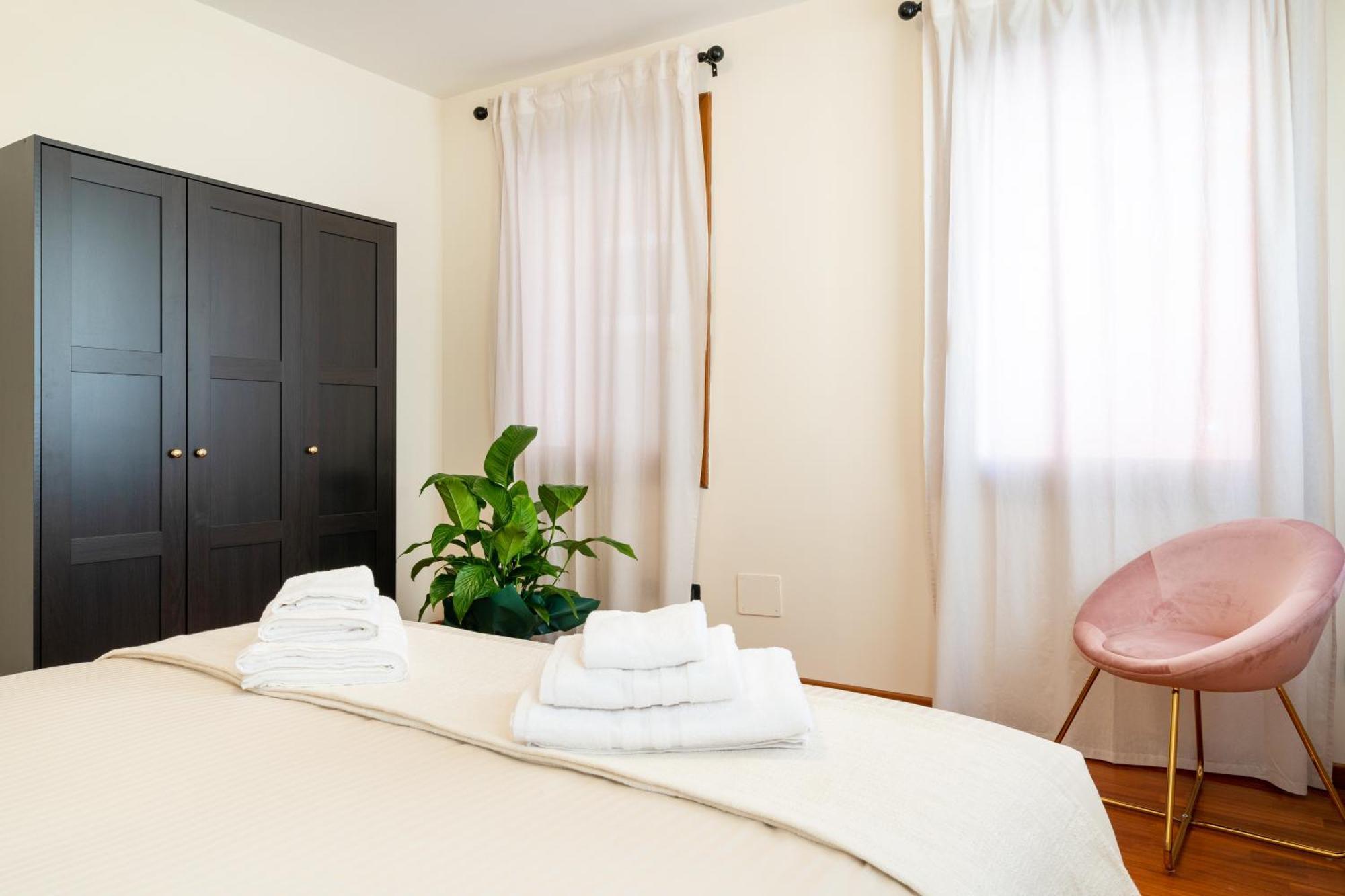 Apartamento Elegante E Luminoso, Spazio Esterno Privato *